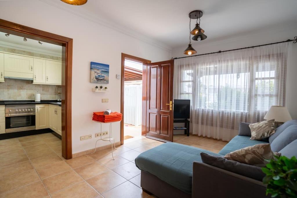 Beautiful Home In Lanzarote 5 Mins From Marina Playa Blanca  Bagian luar foto