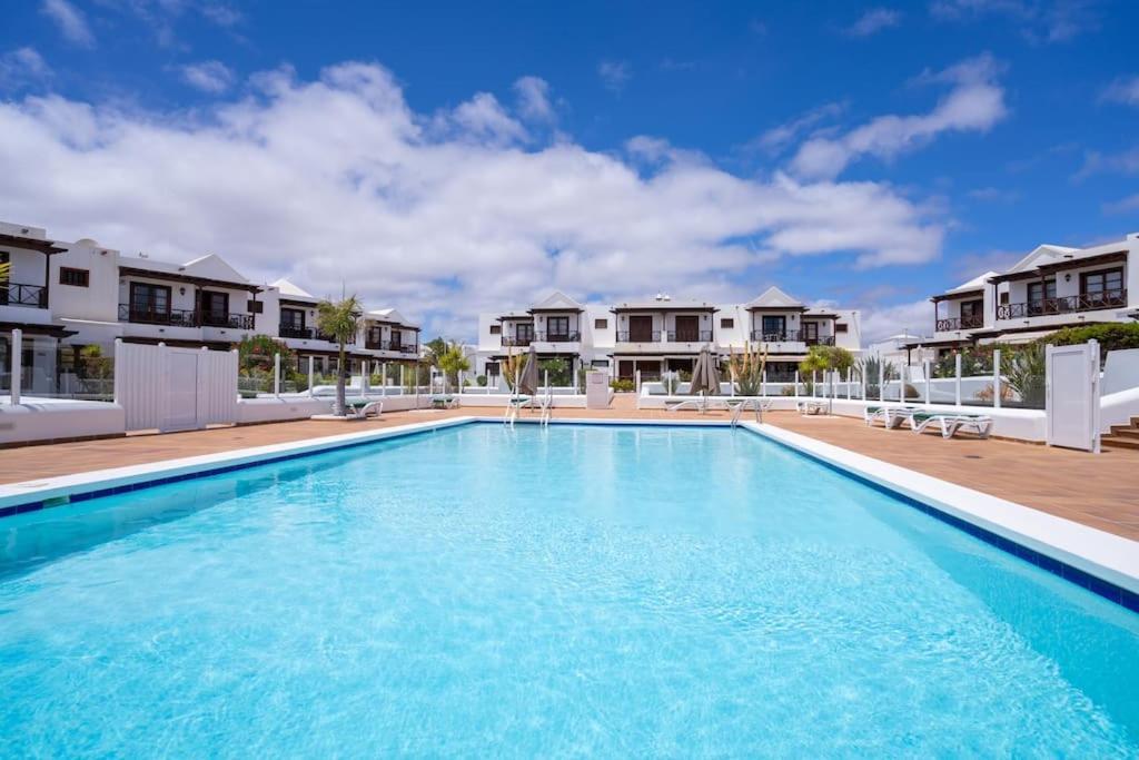Beautiful Home In Lanzarote 5 Mins From Marina Playa Blanca  Bagian luar foto